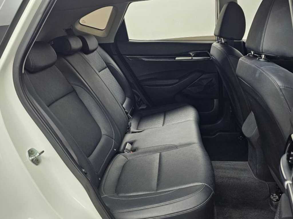 KIA Seltos - Vista 12