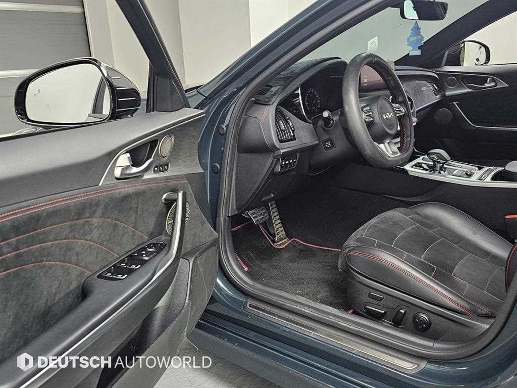 KIA Stinger - Vista 11