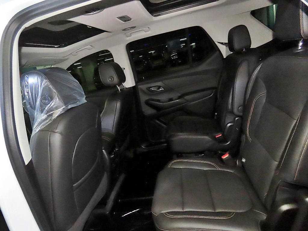 Chevrolet Travers - Vista 7