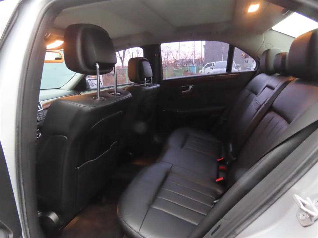 Mercedes Benz E class - Vista 7