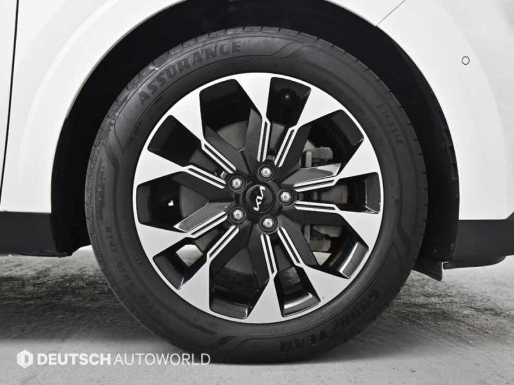 KIA Carnival - Vista 5