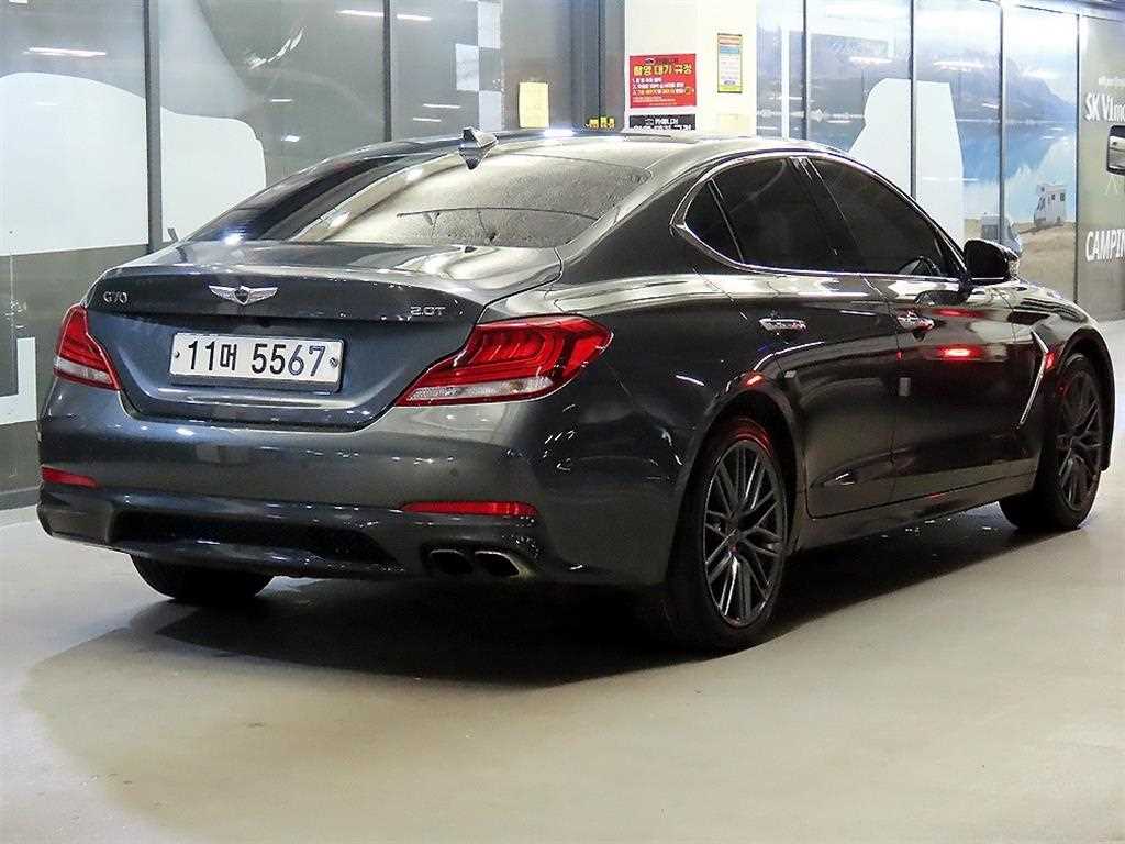 Genesis G70 - Vista 4