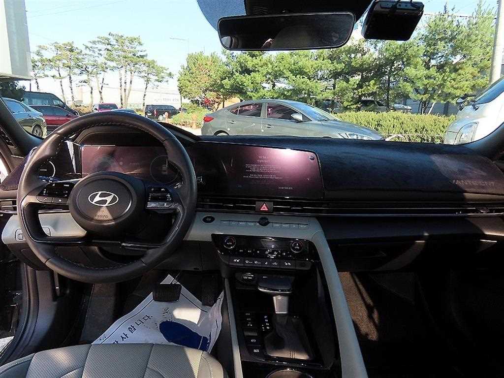 HYUNDAI Avante - Vista 7