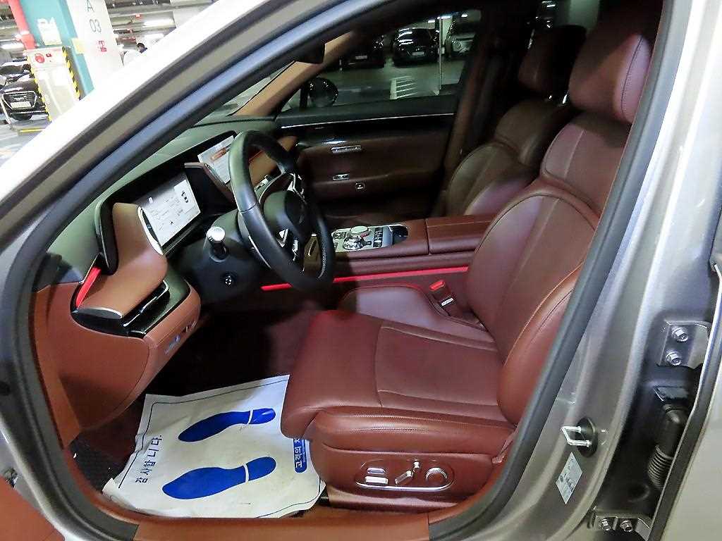 Genesis G90 - Vista 6