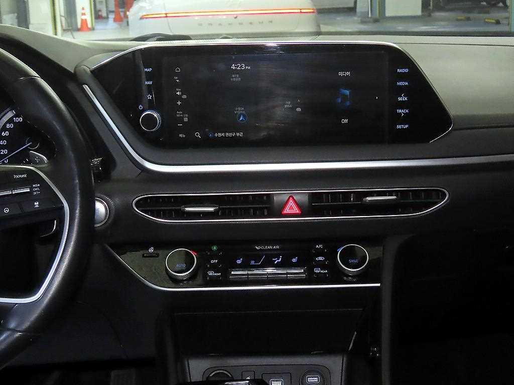 HYUNDAI Sonata - Vista 11