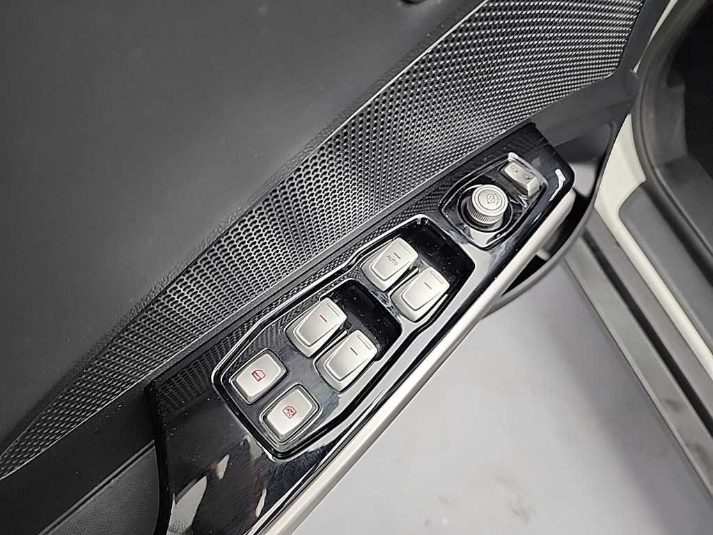 Ssangyong Tivoli 2015 Blanco - Importación desde Corea - HF Imports Iquique - Foto 17