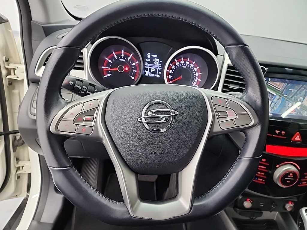 Ssangyong Tivoli - Vista 9