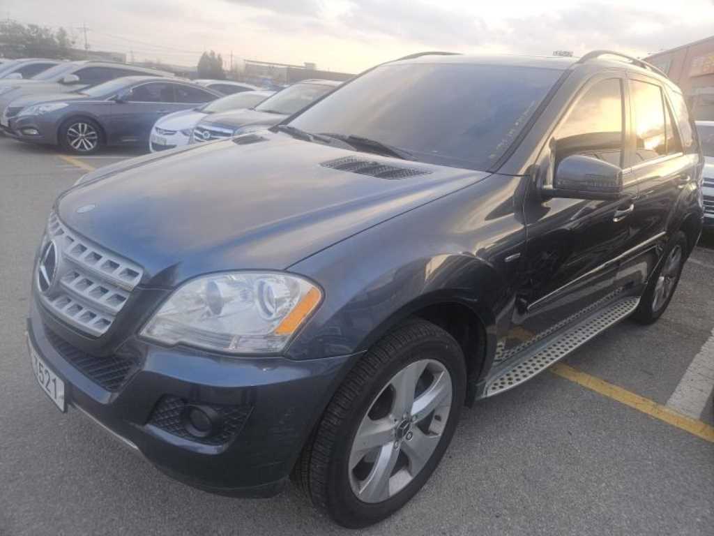 Mercedes Benz M Class - Vista 3