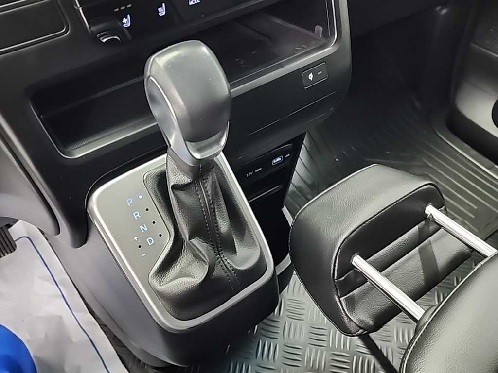 HYUNDAI Staria - Vista 8