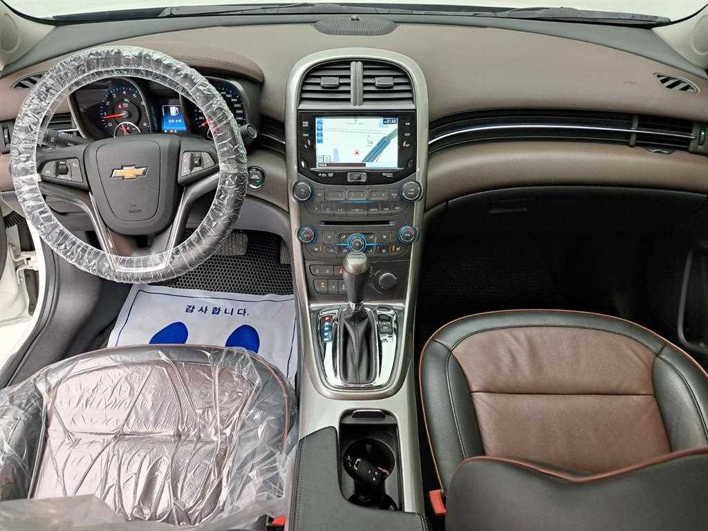 Chevrolet Malibu - Vista 6