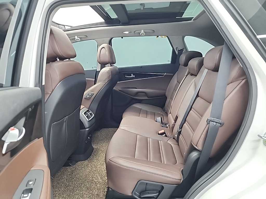 KIA Sorento - Vista 12