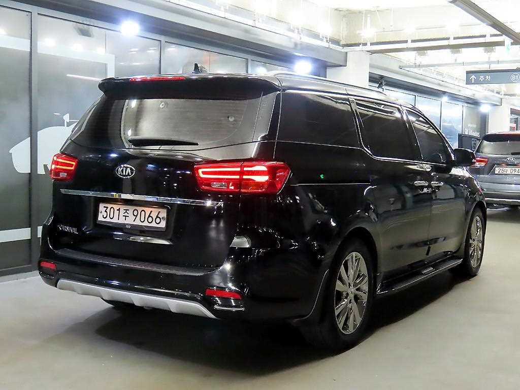 KIA Carnival - Vista 4