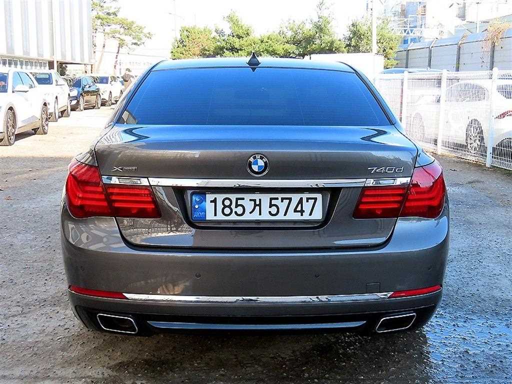 BMW 7 Series - Vista 4