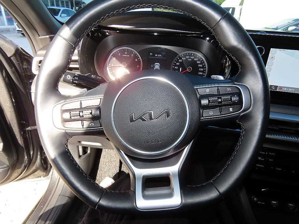KIA K5 - Vista 8