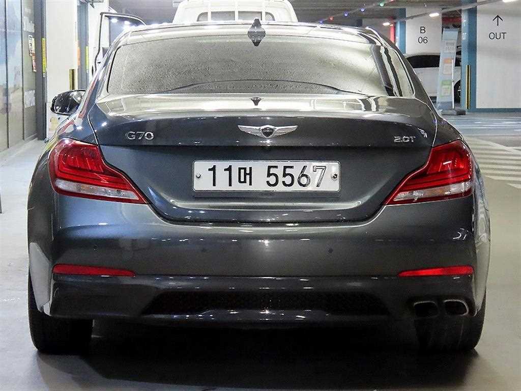 Genesis G70 - Vista 5