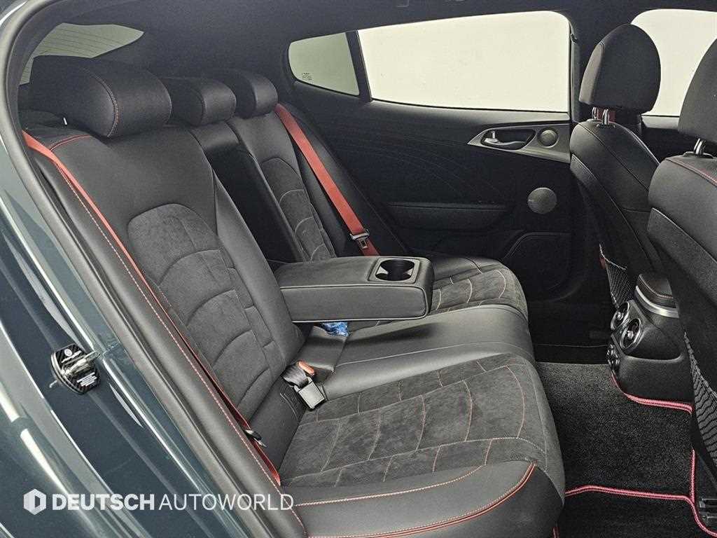 KIA Stinger - Vista 12