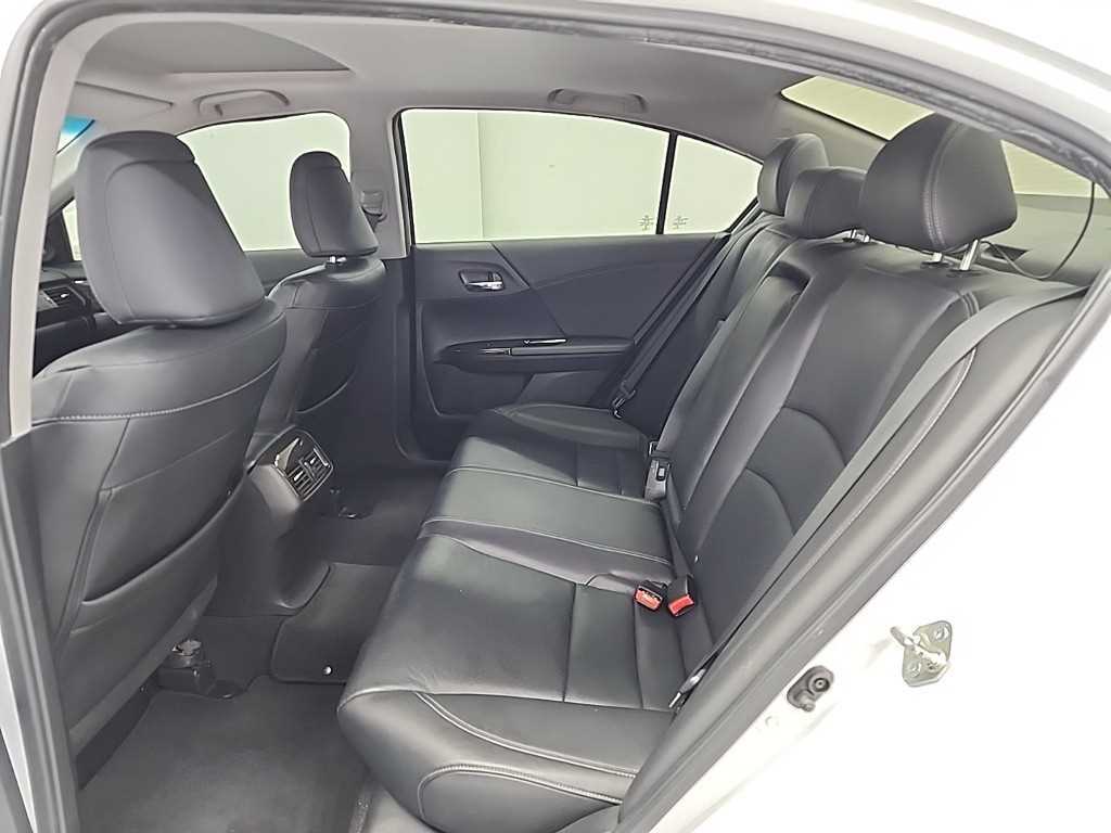 Honda Accord - Vista 12