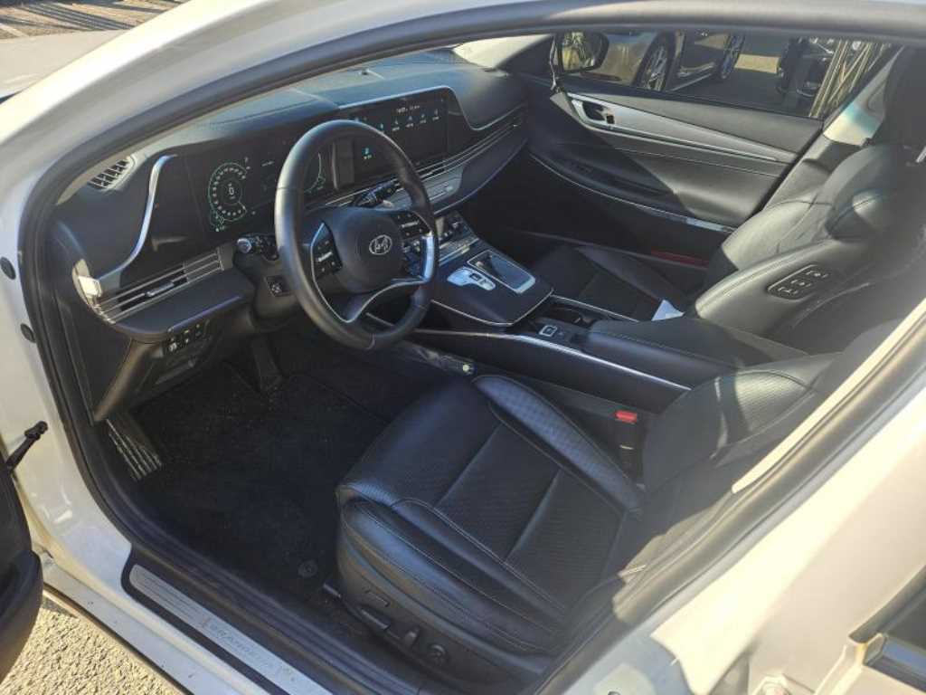 HYUNDAI Grandeur - Vista 7