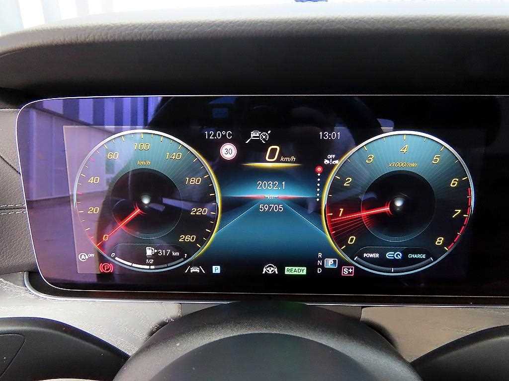 Mercedes Benz E class - Vista 9