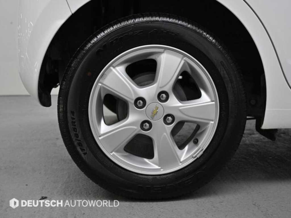 Chevrolet Spark - Vista 5