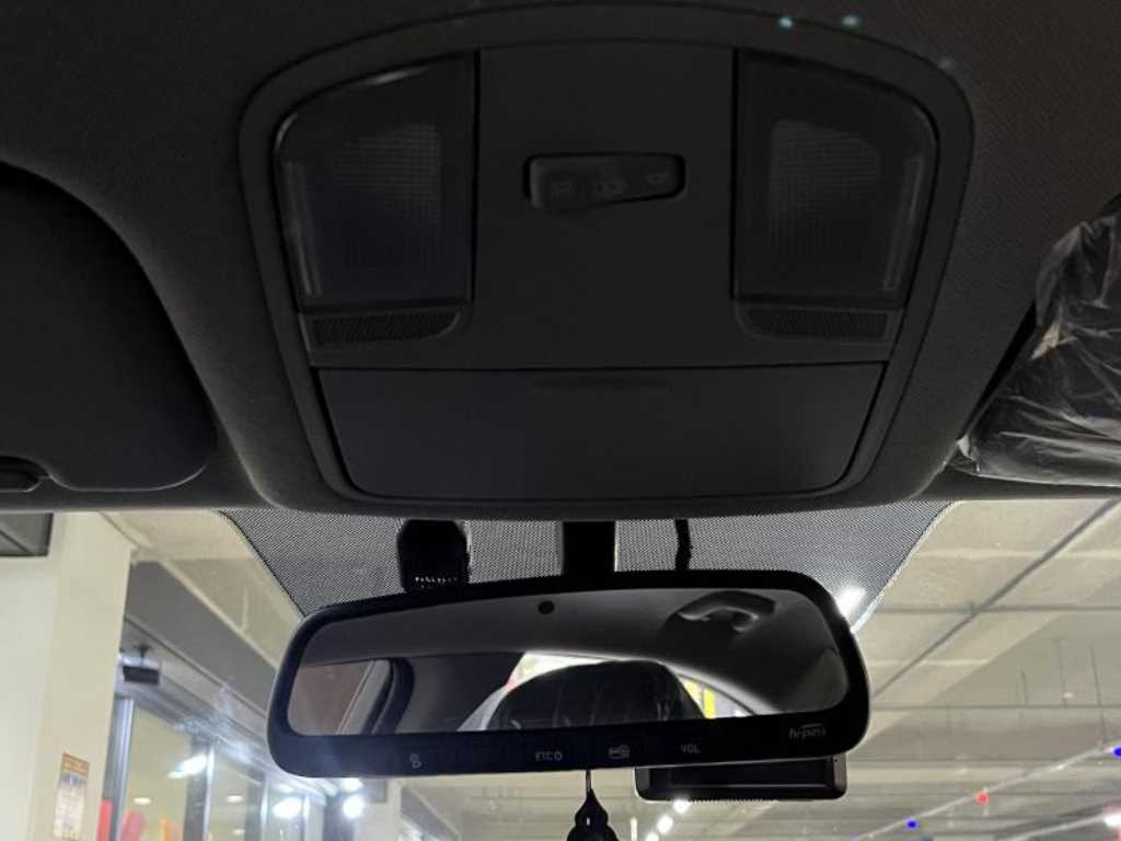 HYUNDAI Avante - Vista 7