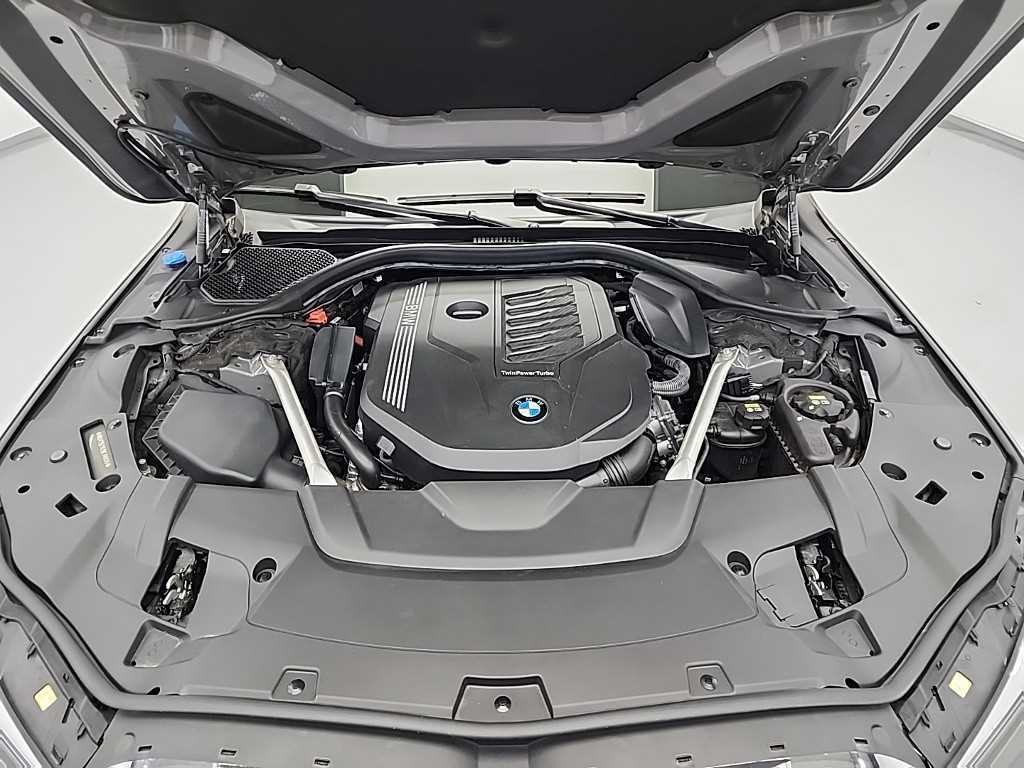 BMW 7 Series - Vista 5