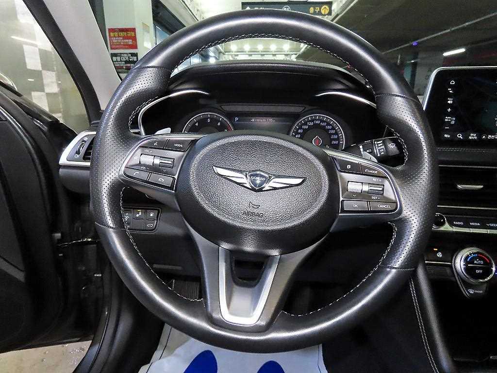 Genesis G70 - Vista 8