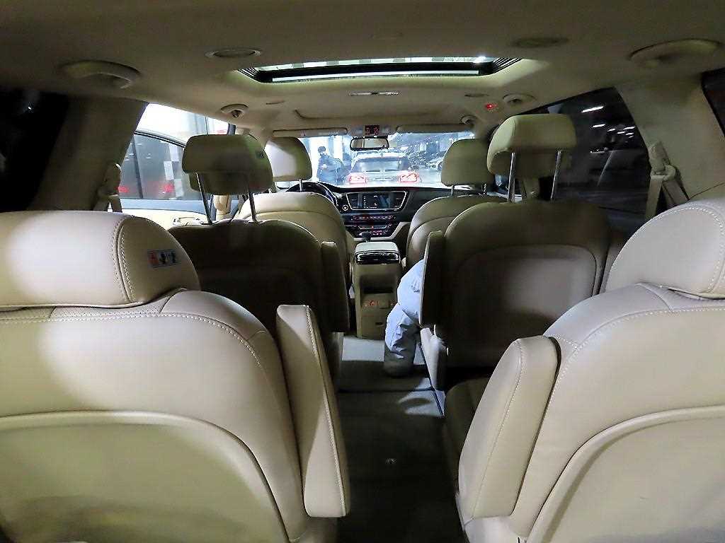 KIA Carnival 2019 Negro - Importación desde Corea - HF Imports Iquique - Foto 16