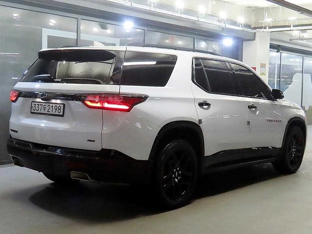 Chevrolet Travers - Vista 4