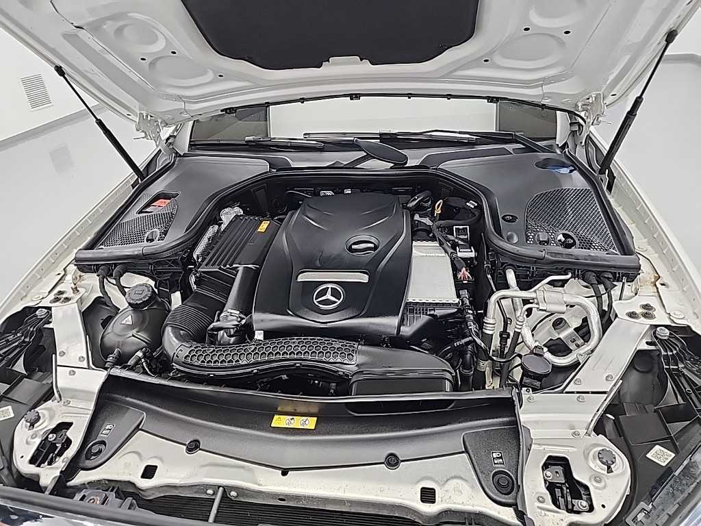 Mercedes Benz E class - Vista 5