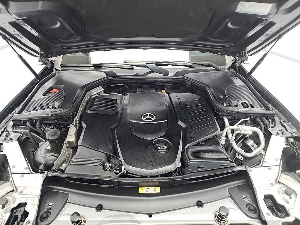 Mercedes Benz CLS Class - Vista 5