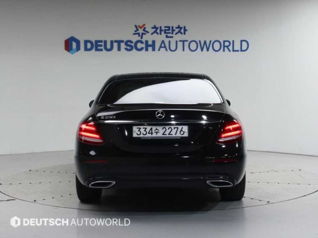 Mercedes Benz E class - Vista 4