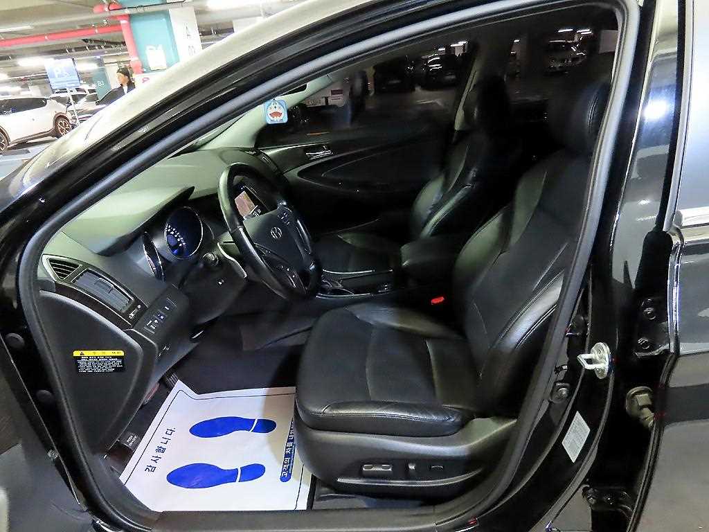 HYUNDAI Sonata - Vista 6