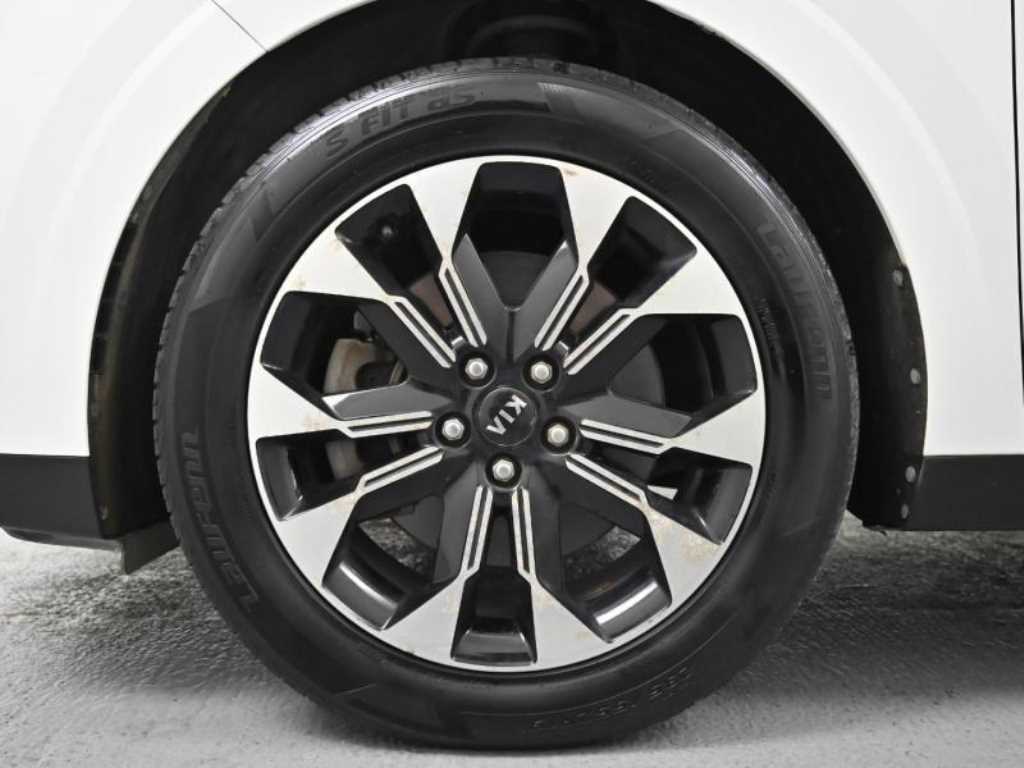 KIA Carnival - Vista 5