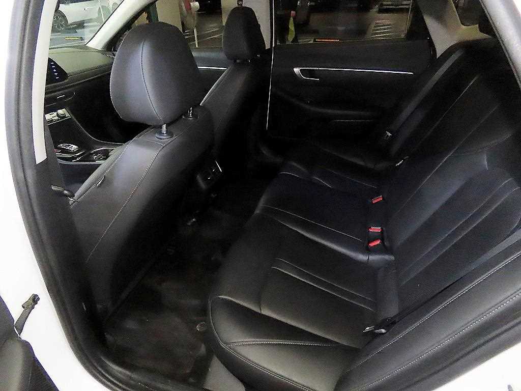 HYUNDAI Sonata - Vista 7