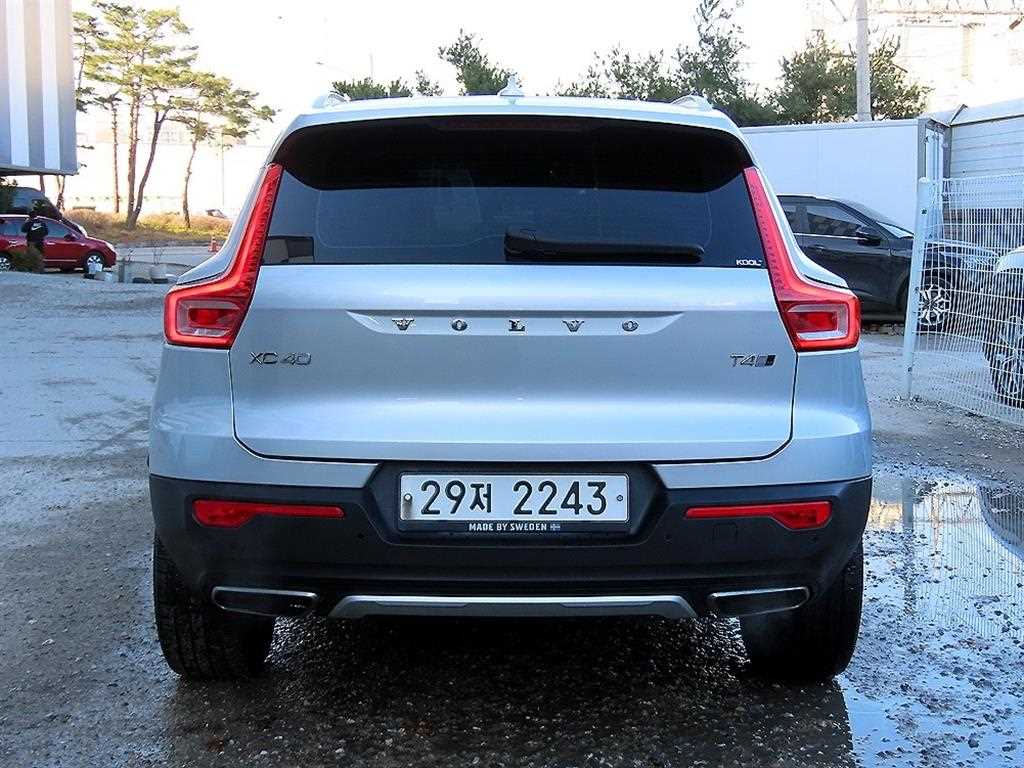 Volvo XC40 - Vista 4