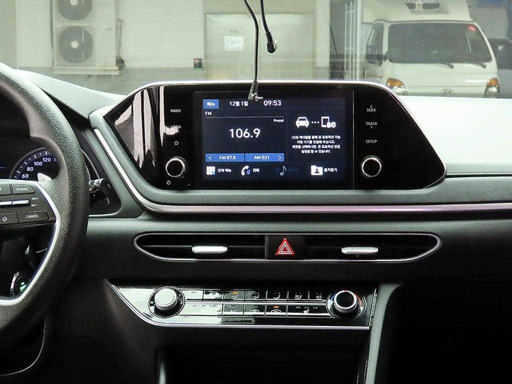 HYUNDAI Sonata - Vista 9