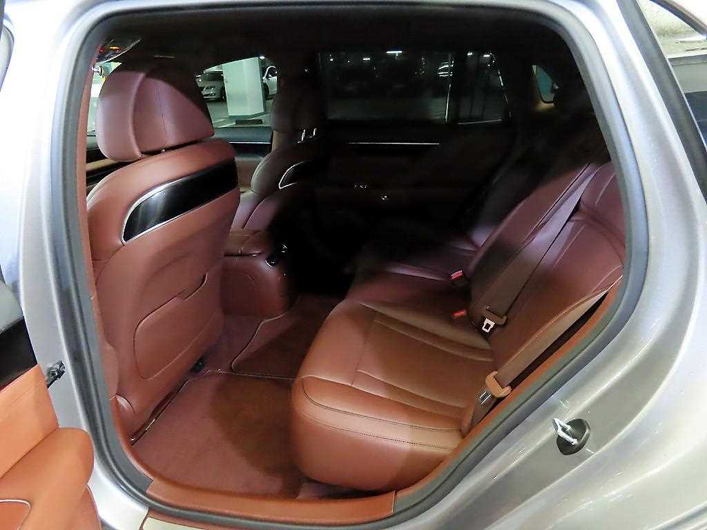 Genesis G90 - Vista 7