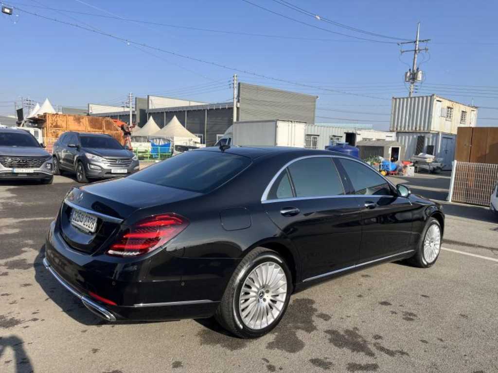 Mercedes Benz S Class - Vista 5