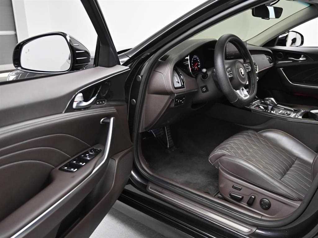 KIA Stinger - Vista 11