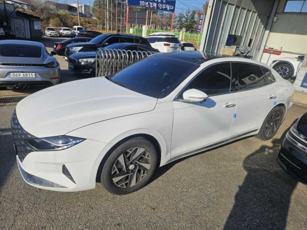 HYUNDAI Grandeur - Vista 3