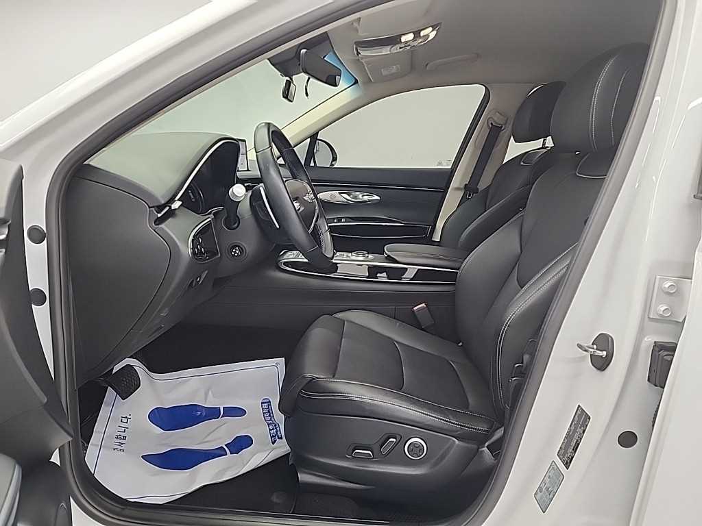 Genesis GV70 - Vista 11