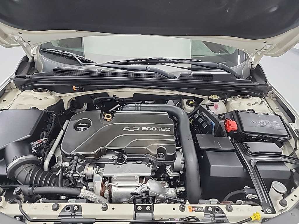 Chevrolet Malibu - Vista 5