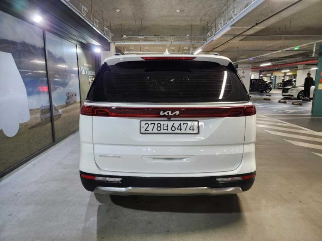 KIA Carnival - Vista 5