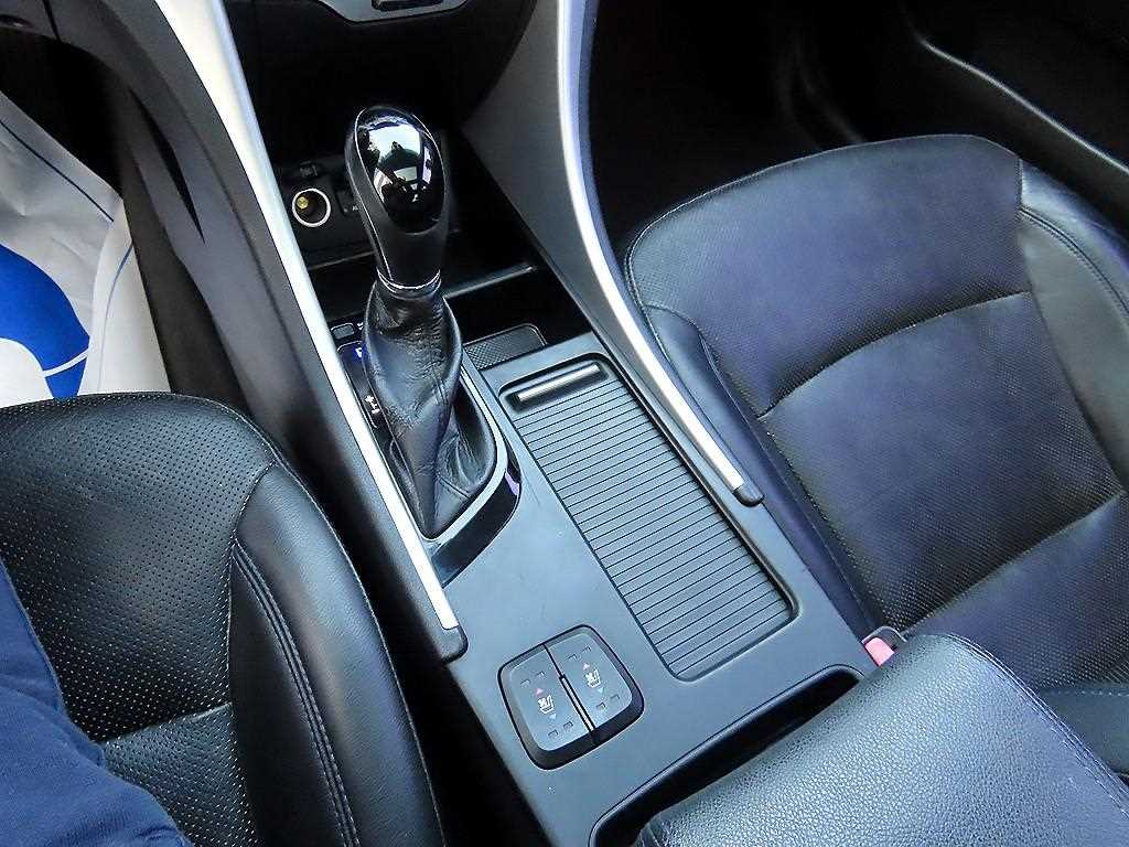 HYUNDAI Sonata - Vista 9