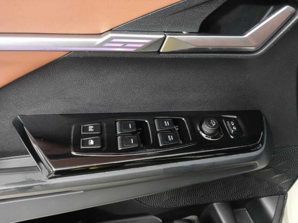 Ssangyong Torres - Vista 9