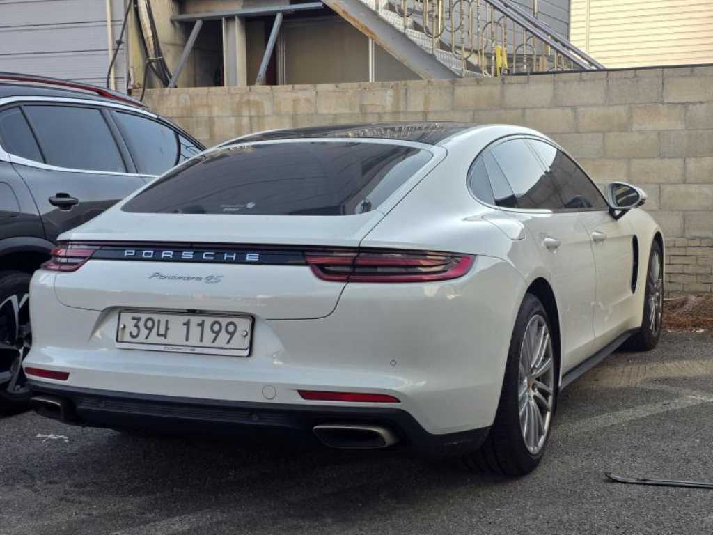 Porsche Panamera - Vista 3