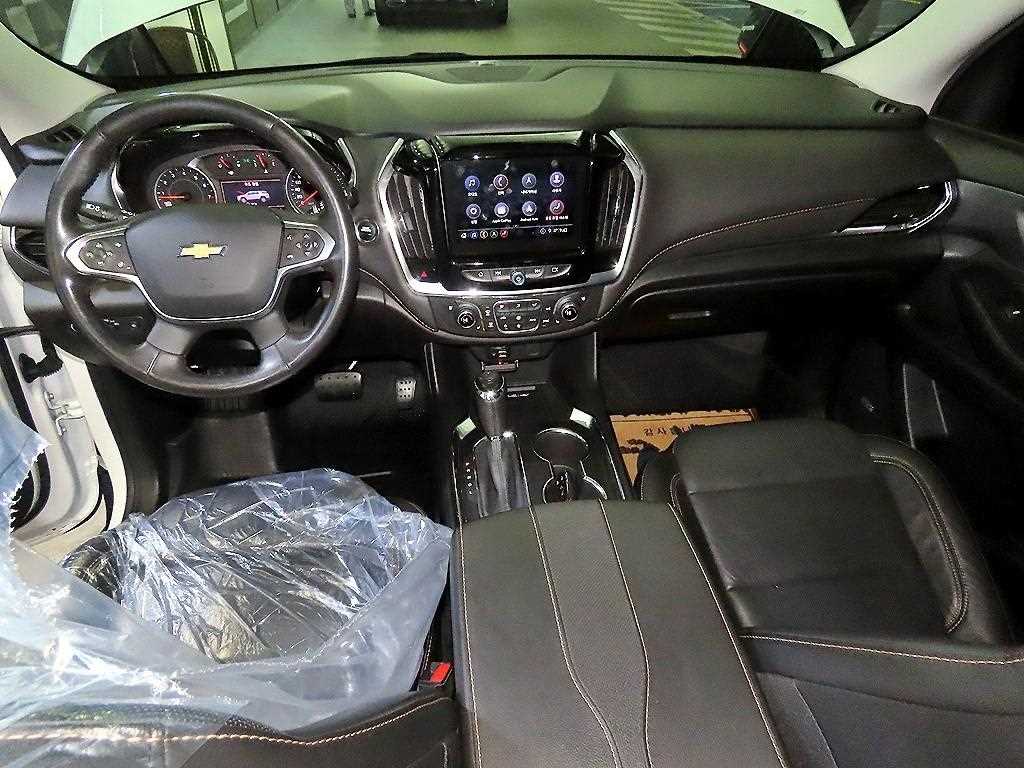 Chevrolet Travers - Vista 10