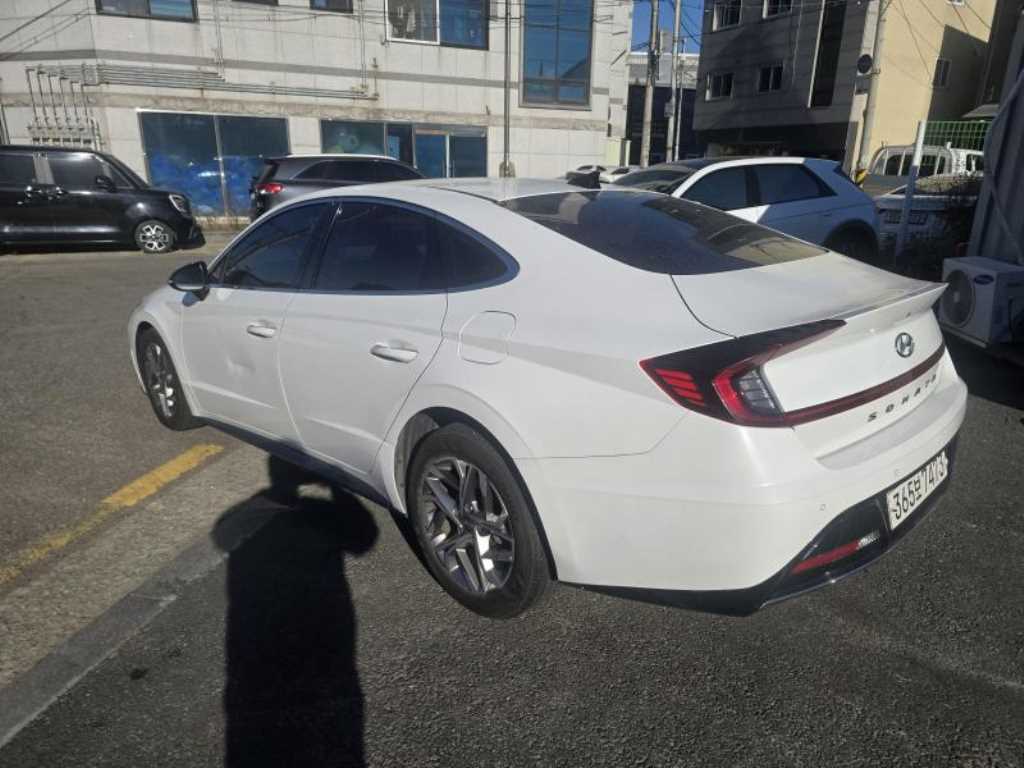 HYUNDAI Sonata - Vista 4