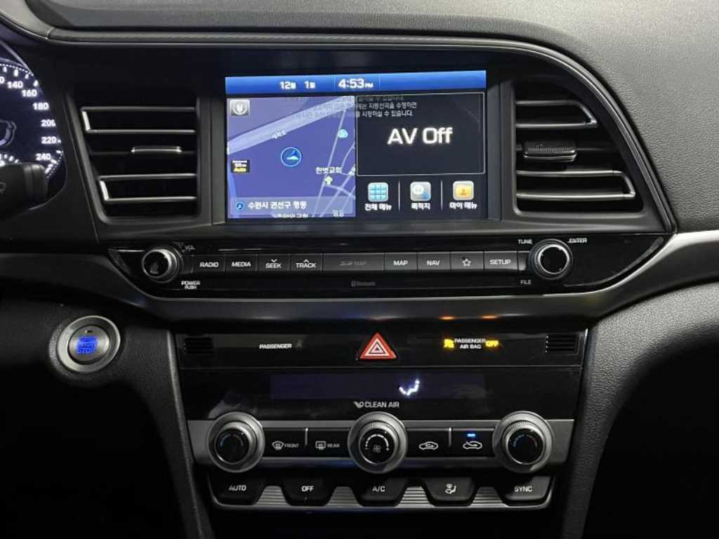 HYUNDAI Avante - Vista 8